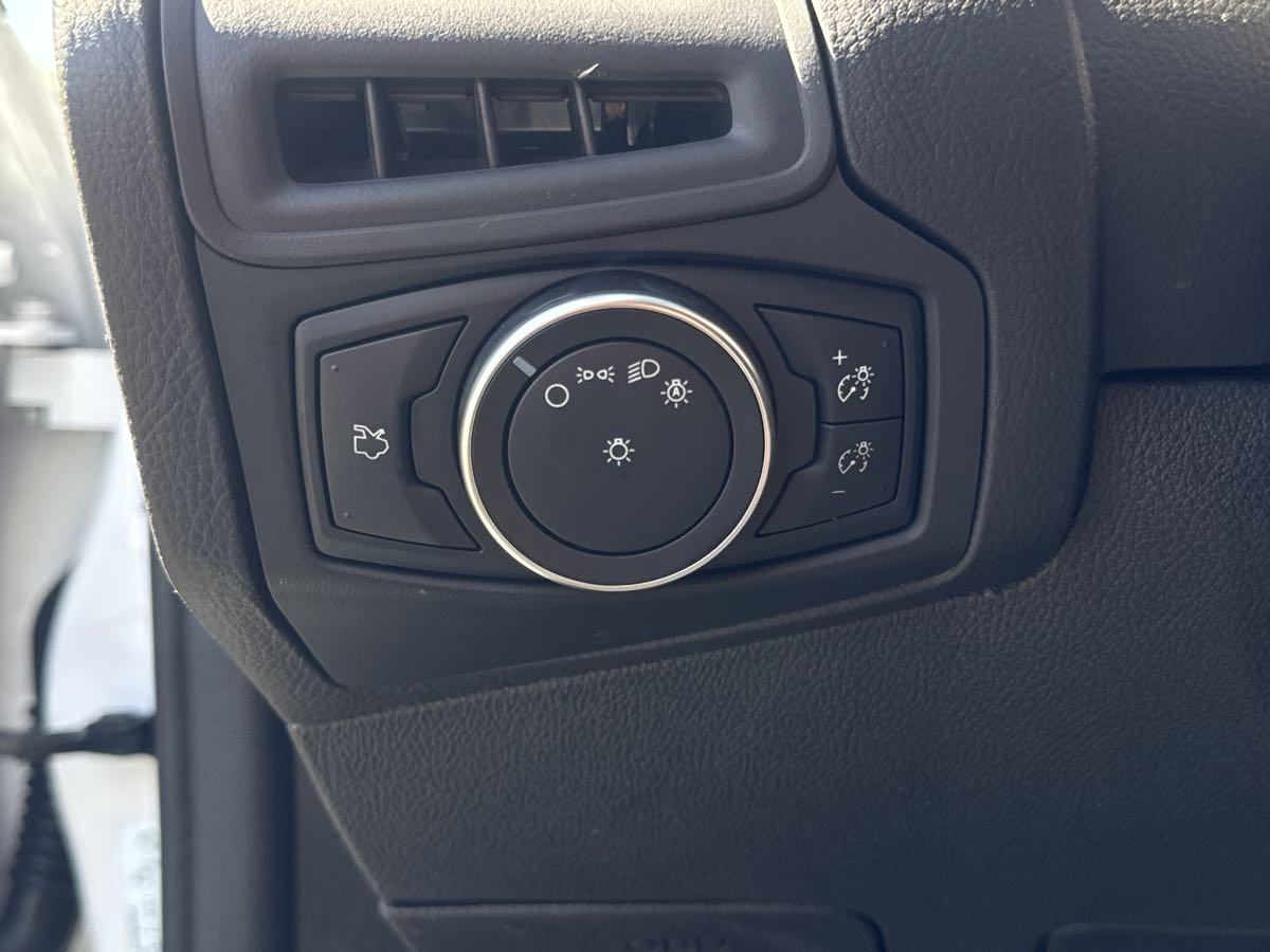 Photo 14 of this Ford Focus