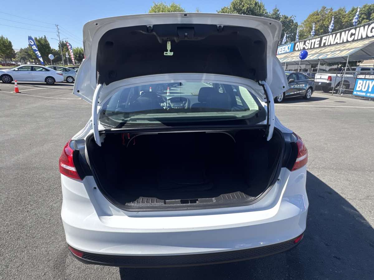 Photo 19 of this Ford Focus