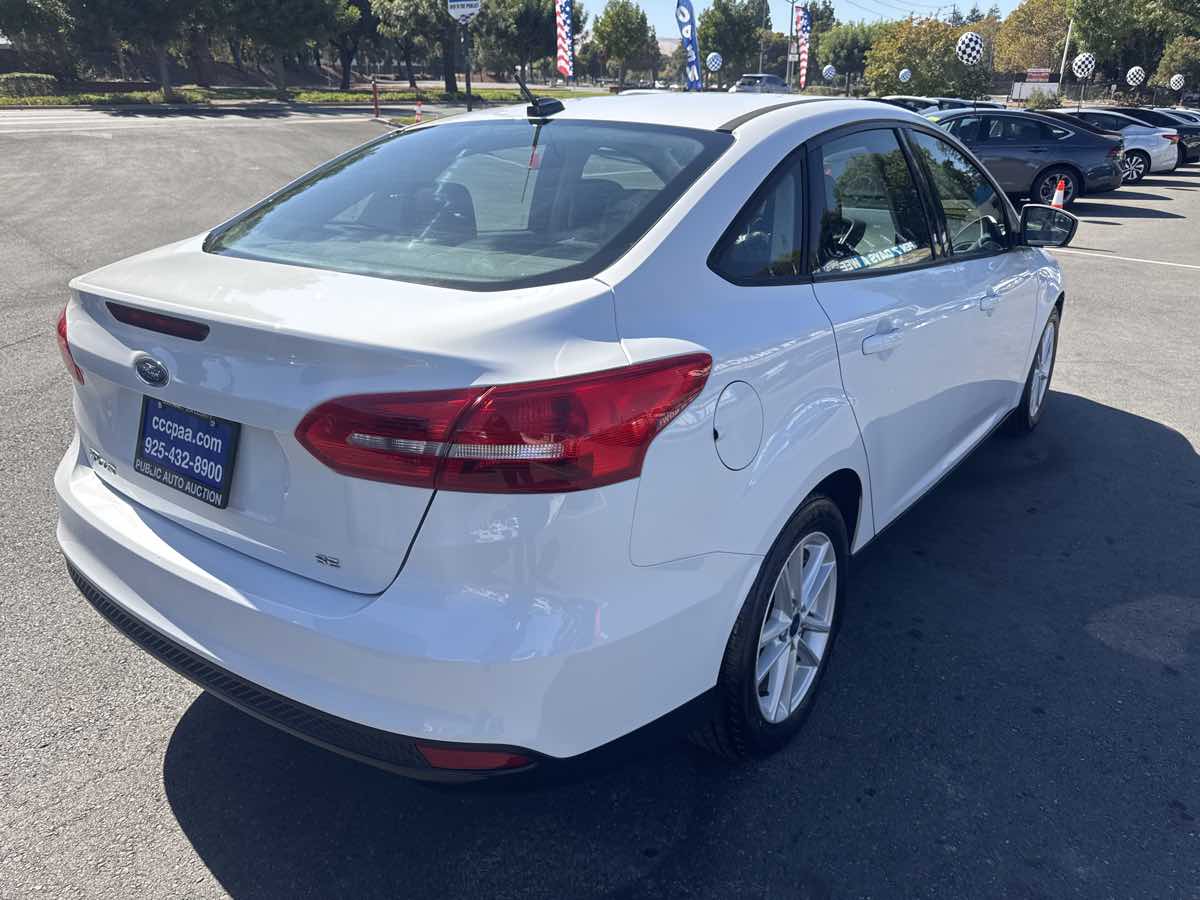 Photo 20 of this Ford Focus