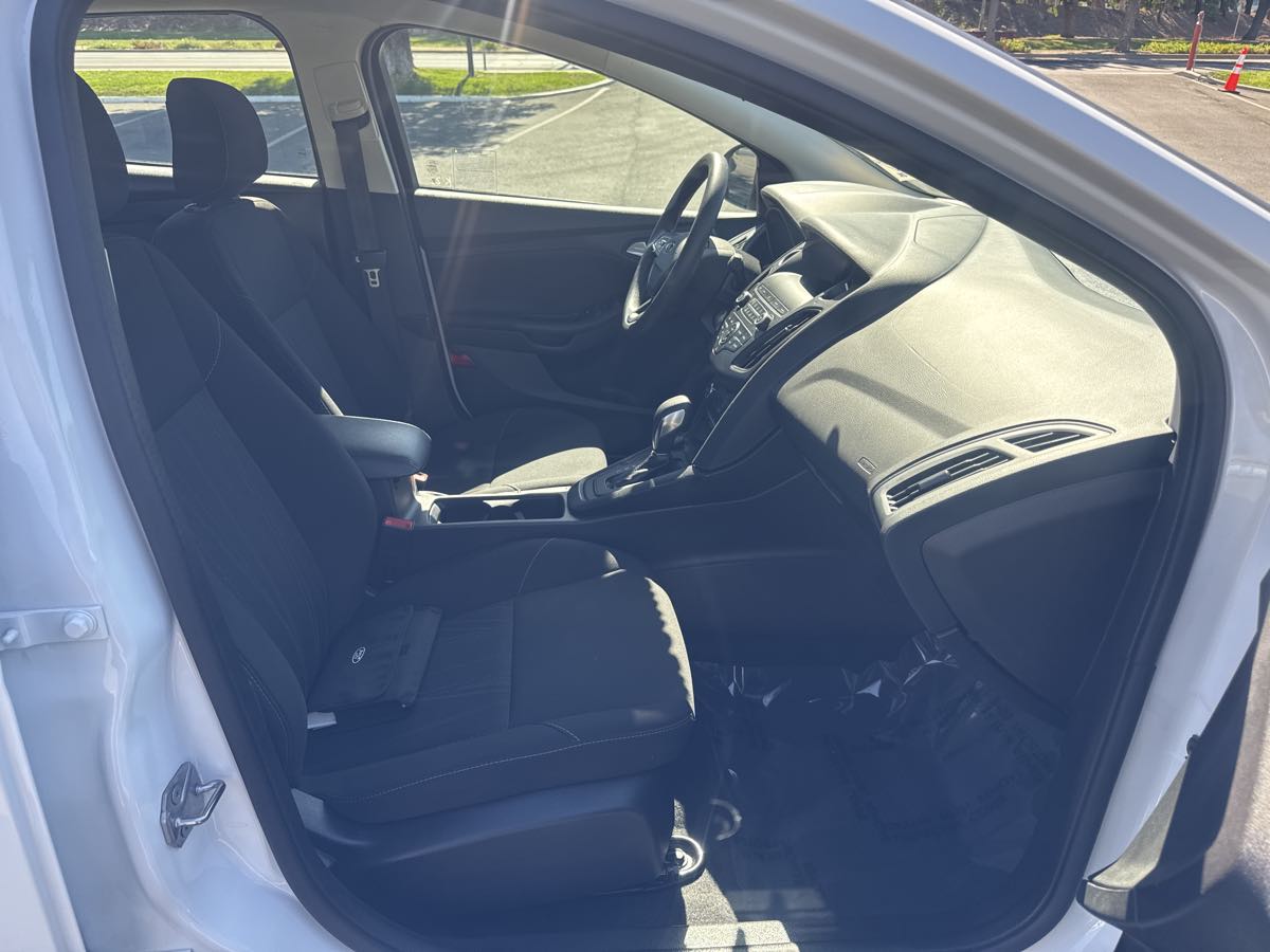 Photo 25 of this Ford Focus