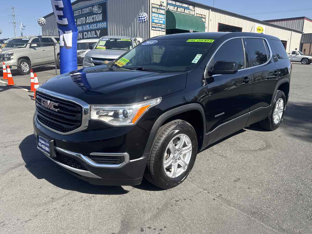 Photo 34 of this GMC Acadia