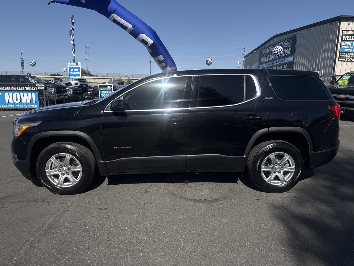 Photo 4 of this GMC Acadia