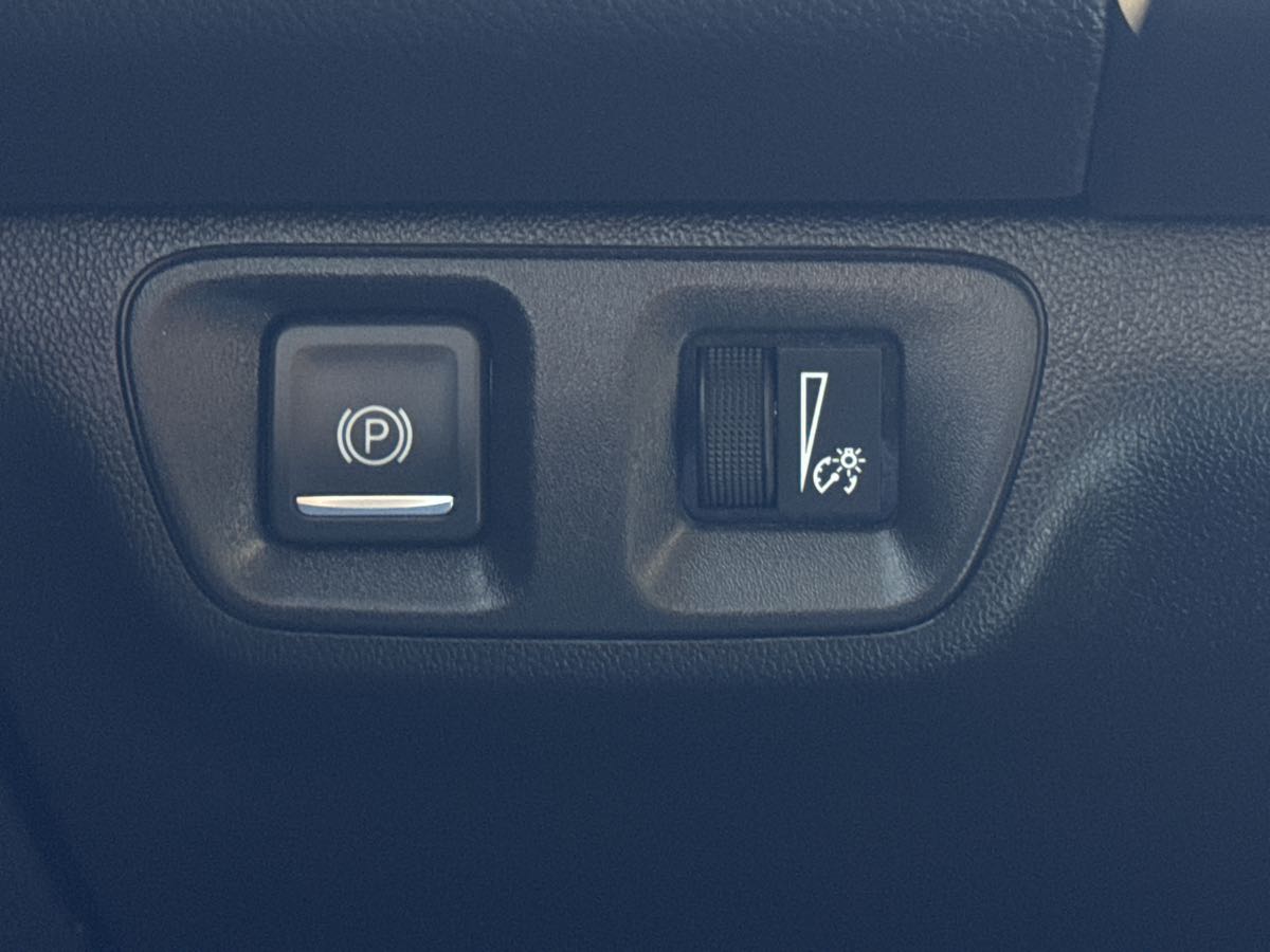 Photo 13 of this GMC Acadia