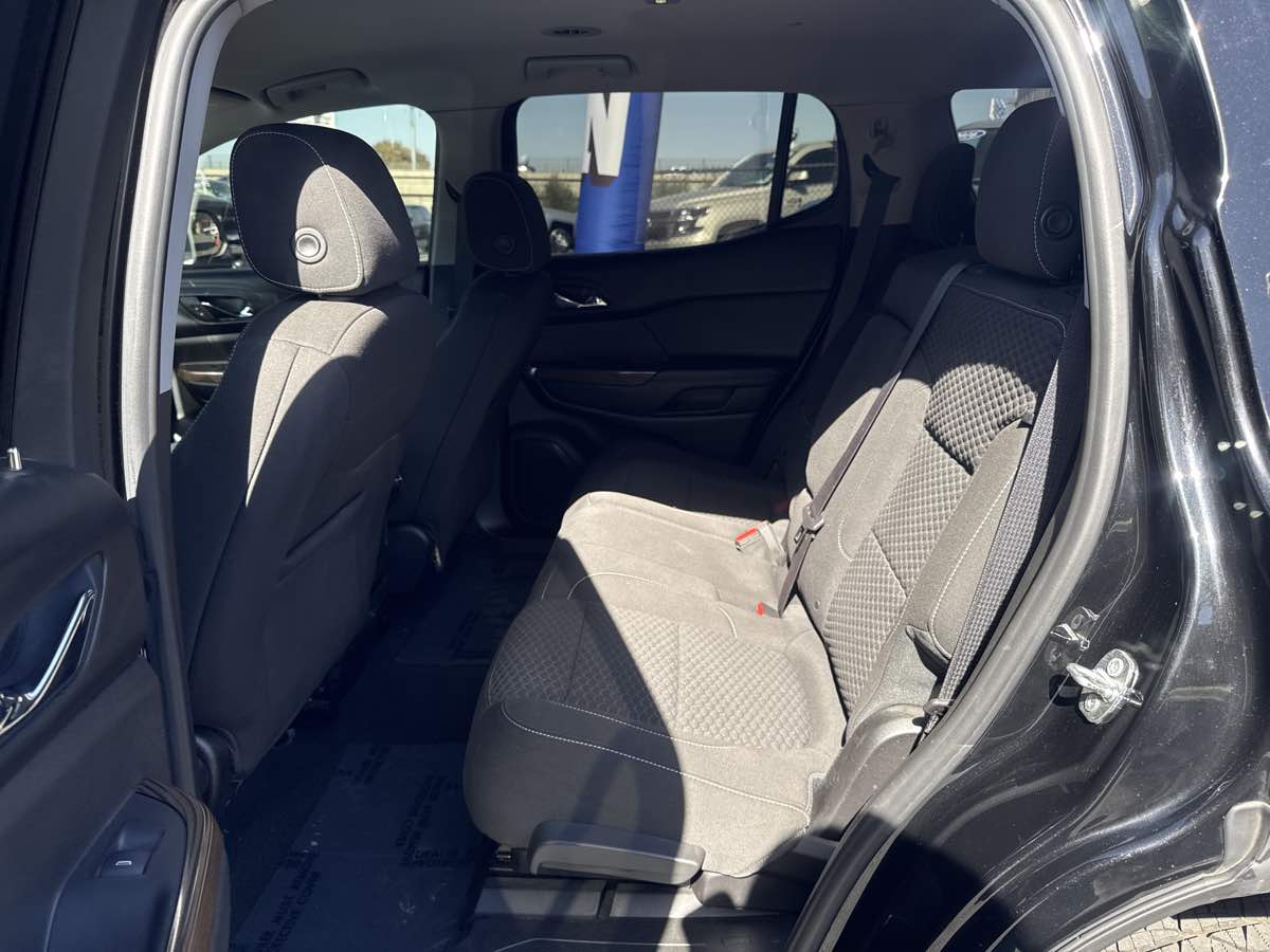 Photo 15 of this GMC Acadia