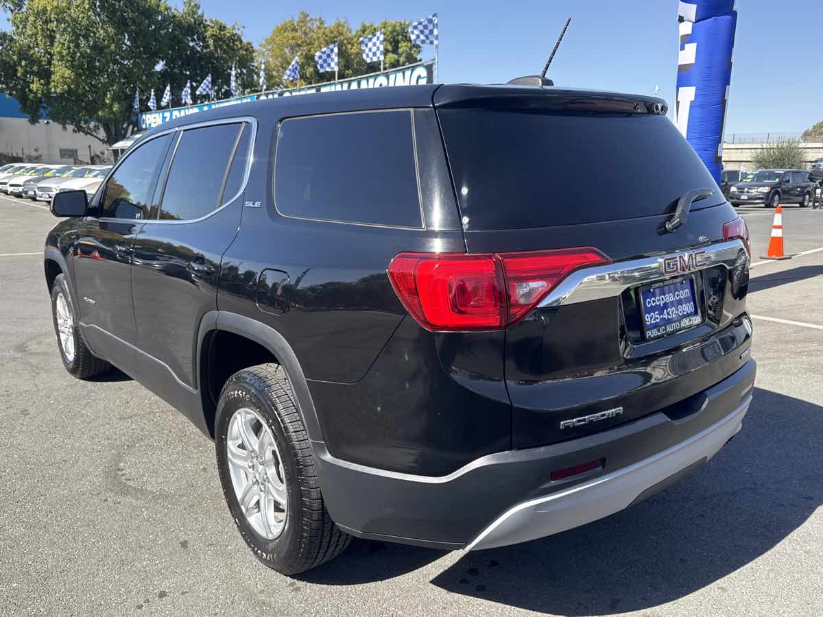 Photo 16 of this GMC Acadia
