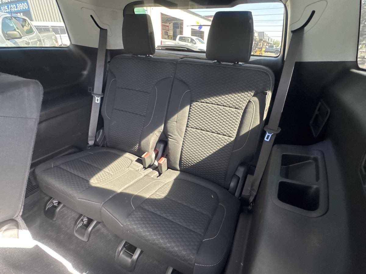 Photo 19 of this GMC Acadia