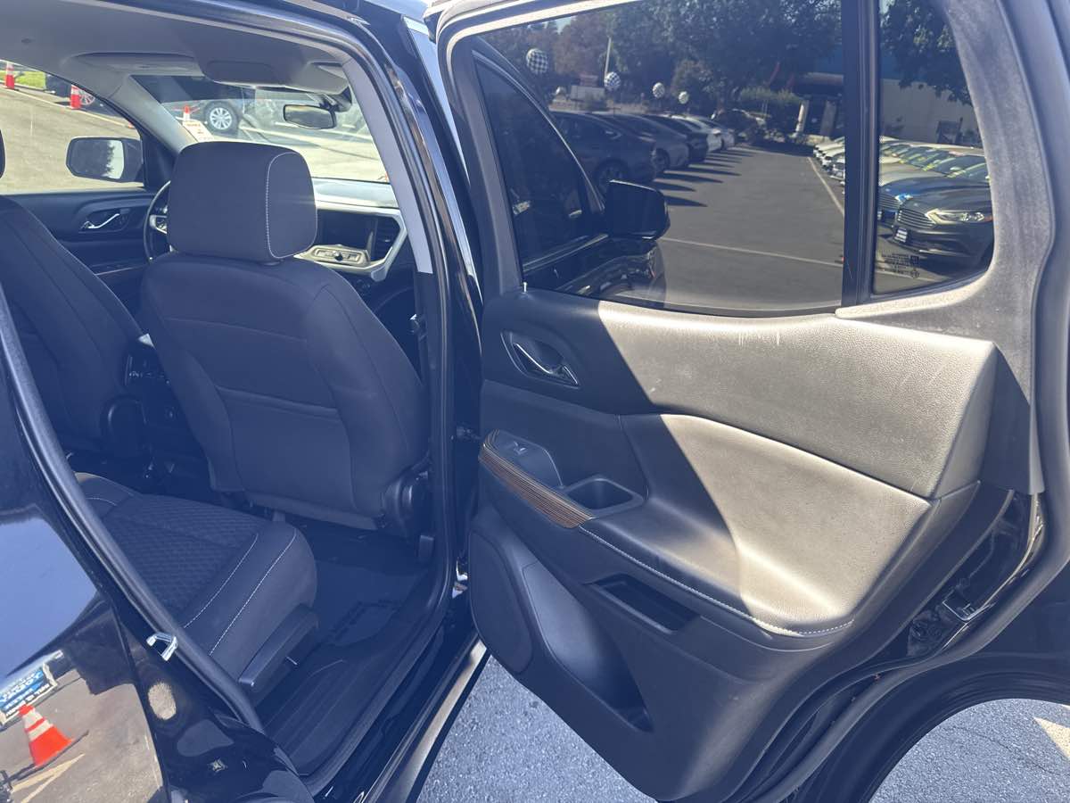Photo 22 of this GMC Acadia
