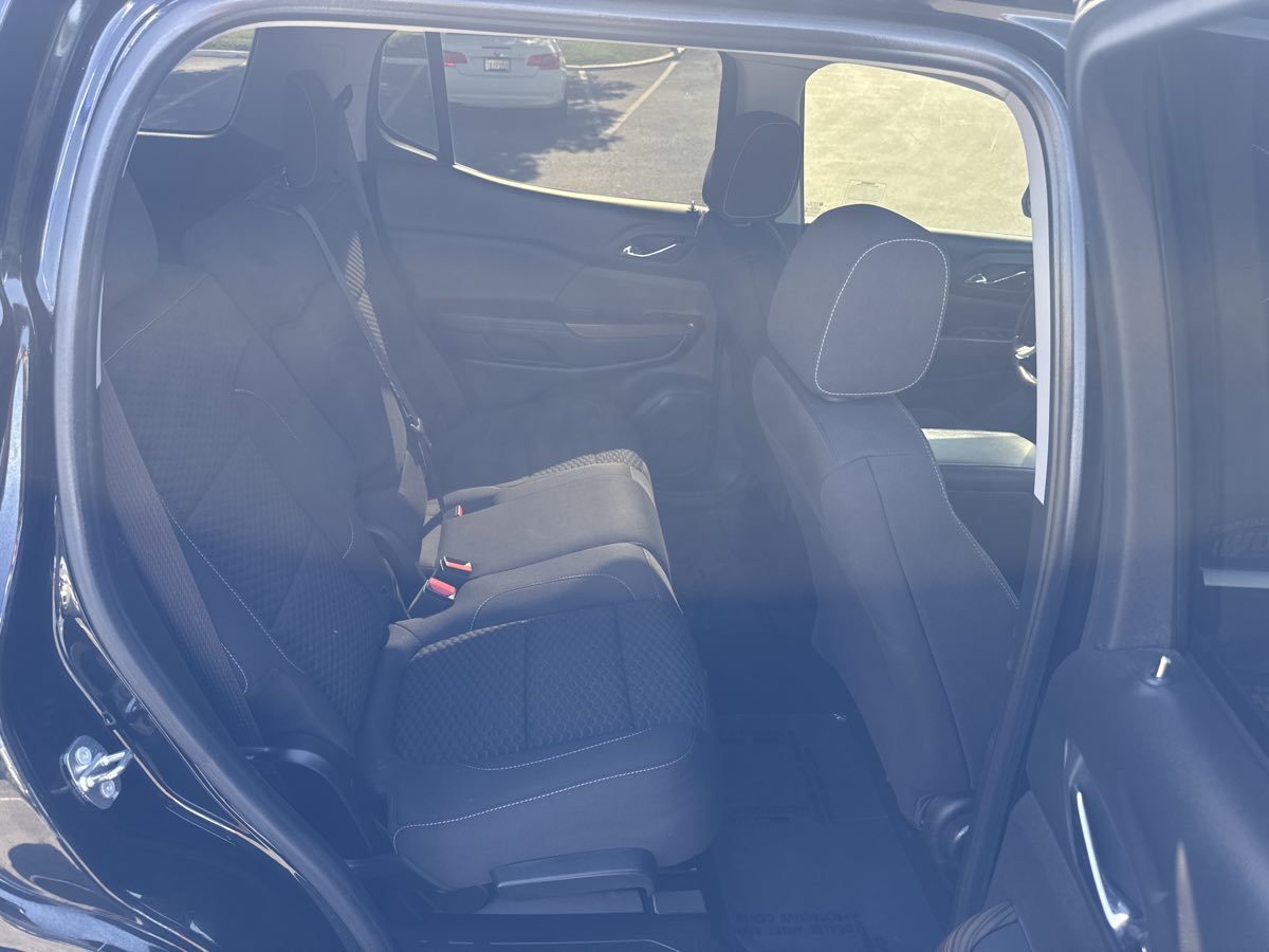Photo 23 of this GMC Acadia