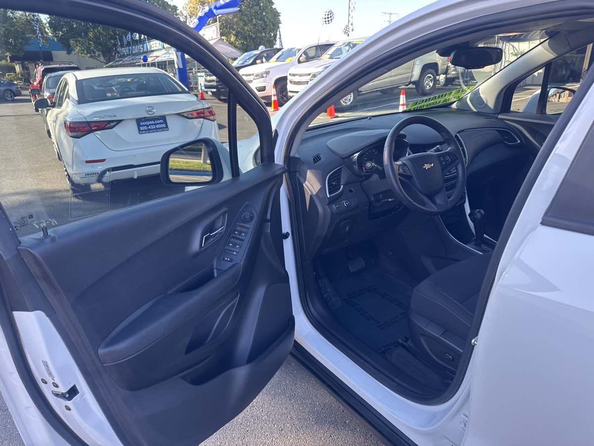 Photo 6 of this Chevrolet Trax