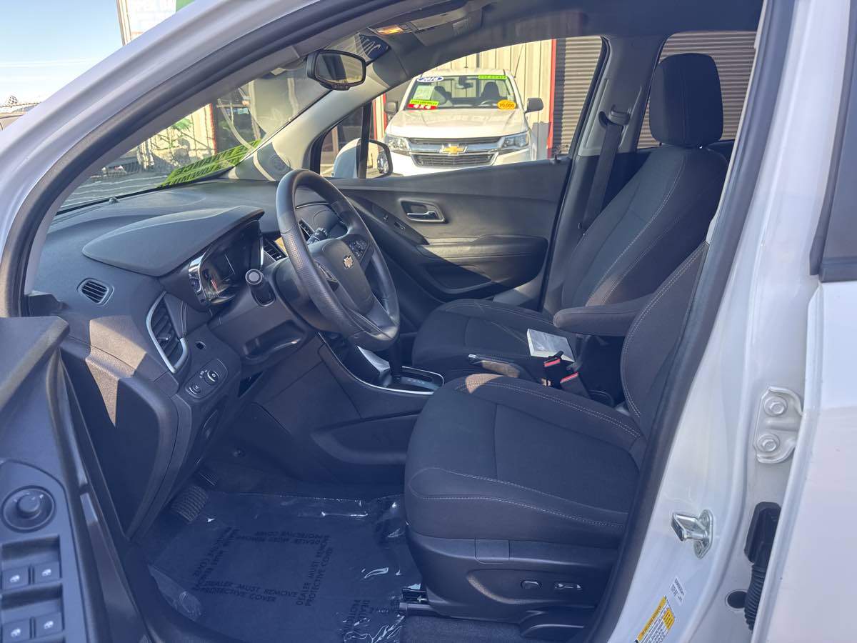 Photo 7 of this Chevrolet Trax