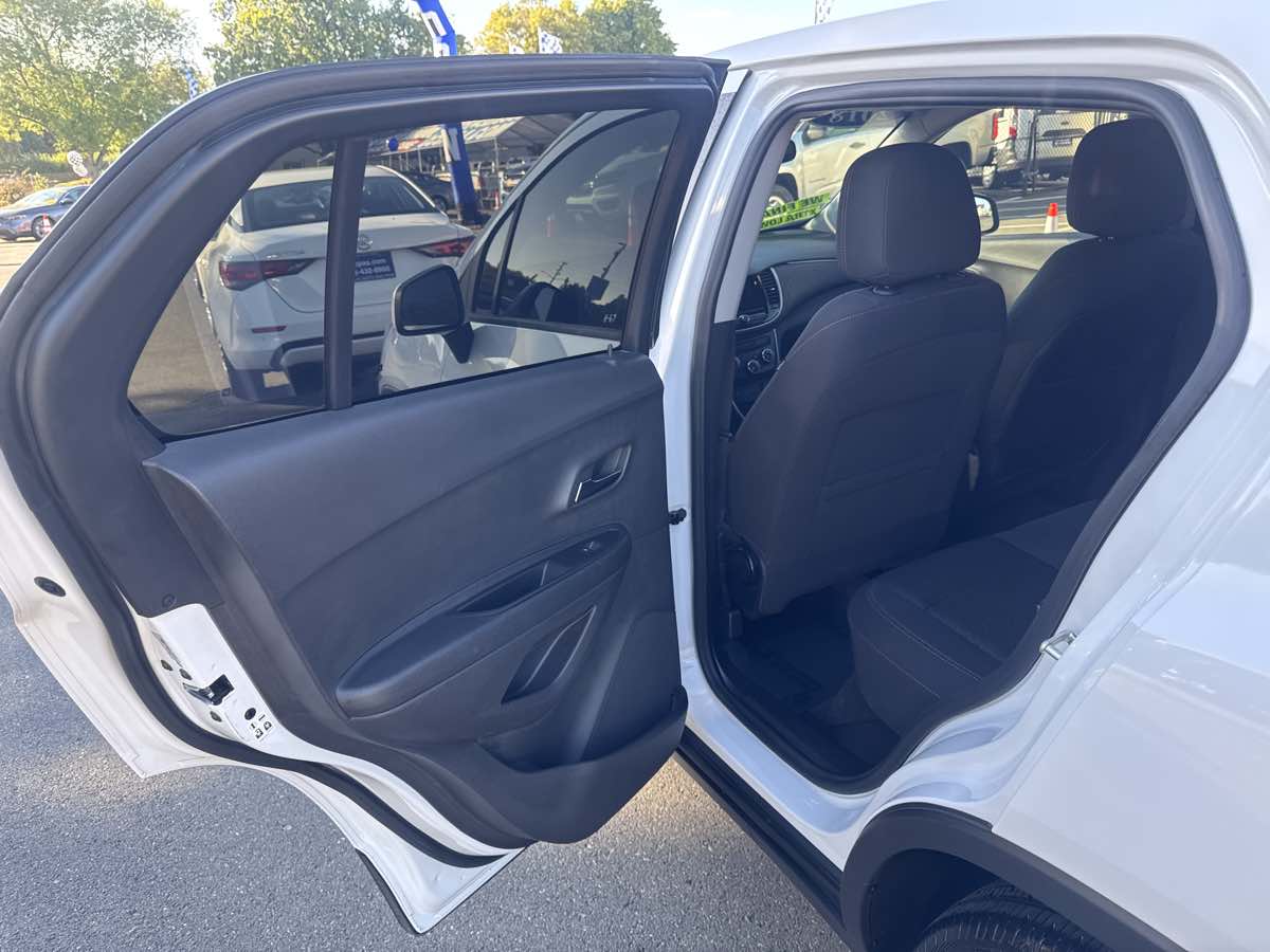 Photo 15 of this Chevrolet Trax
