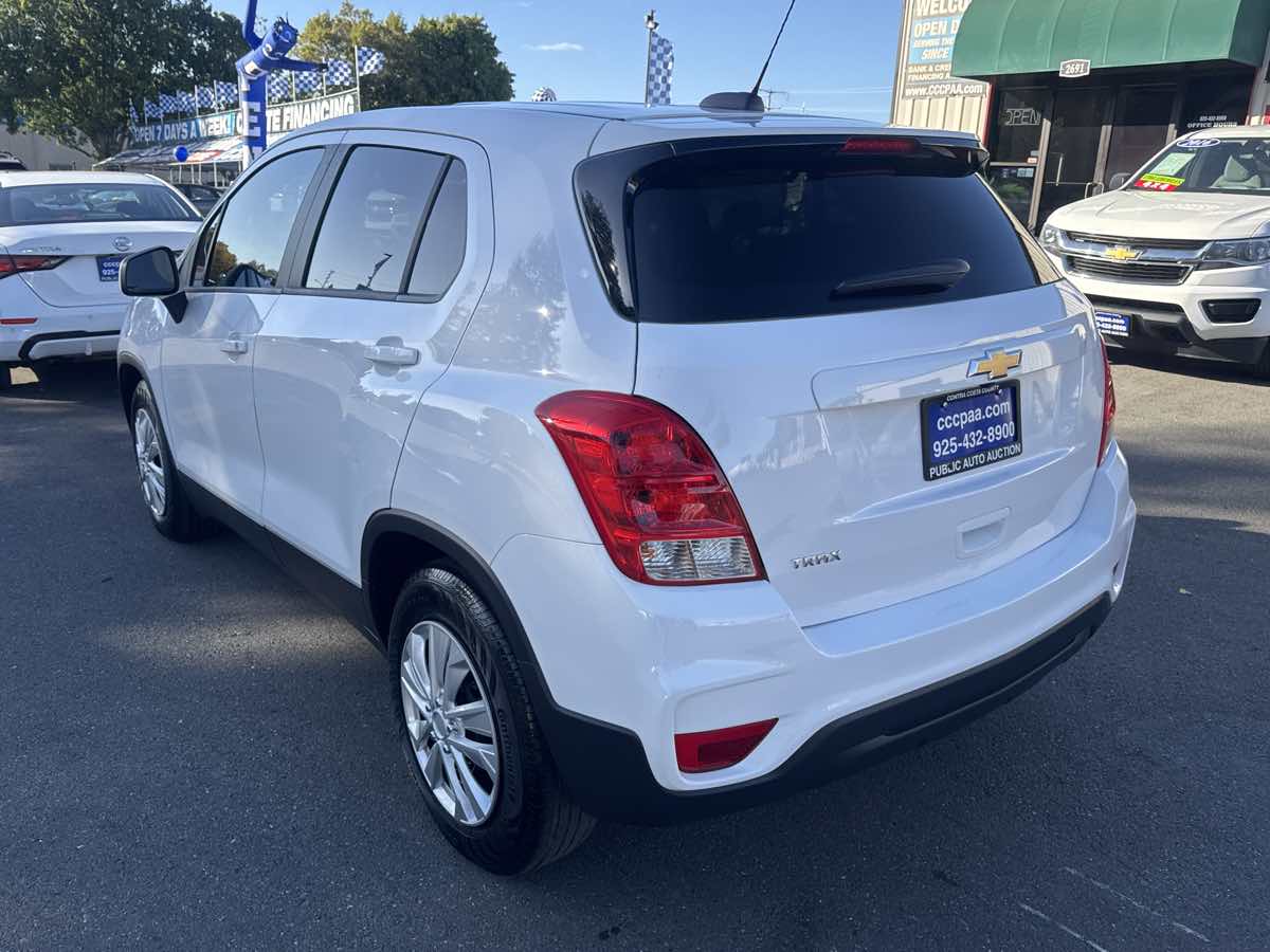 Photo 17 of this Chevrolet Trax