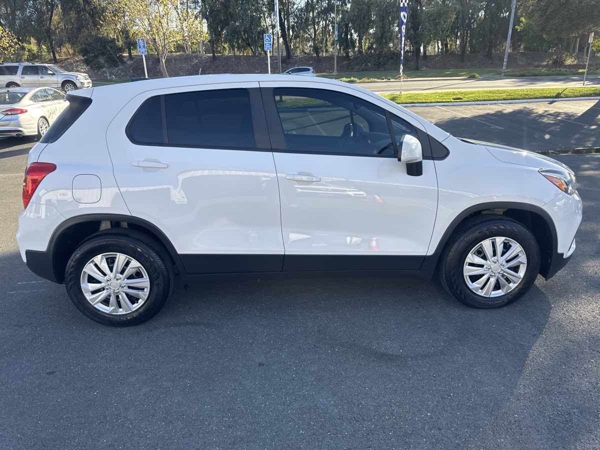 Photo 22 of this Chevrolet Trax