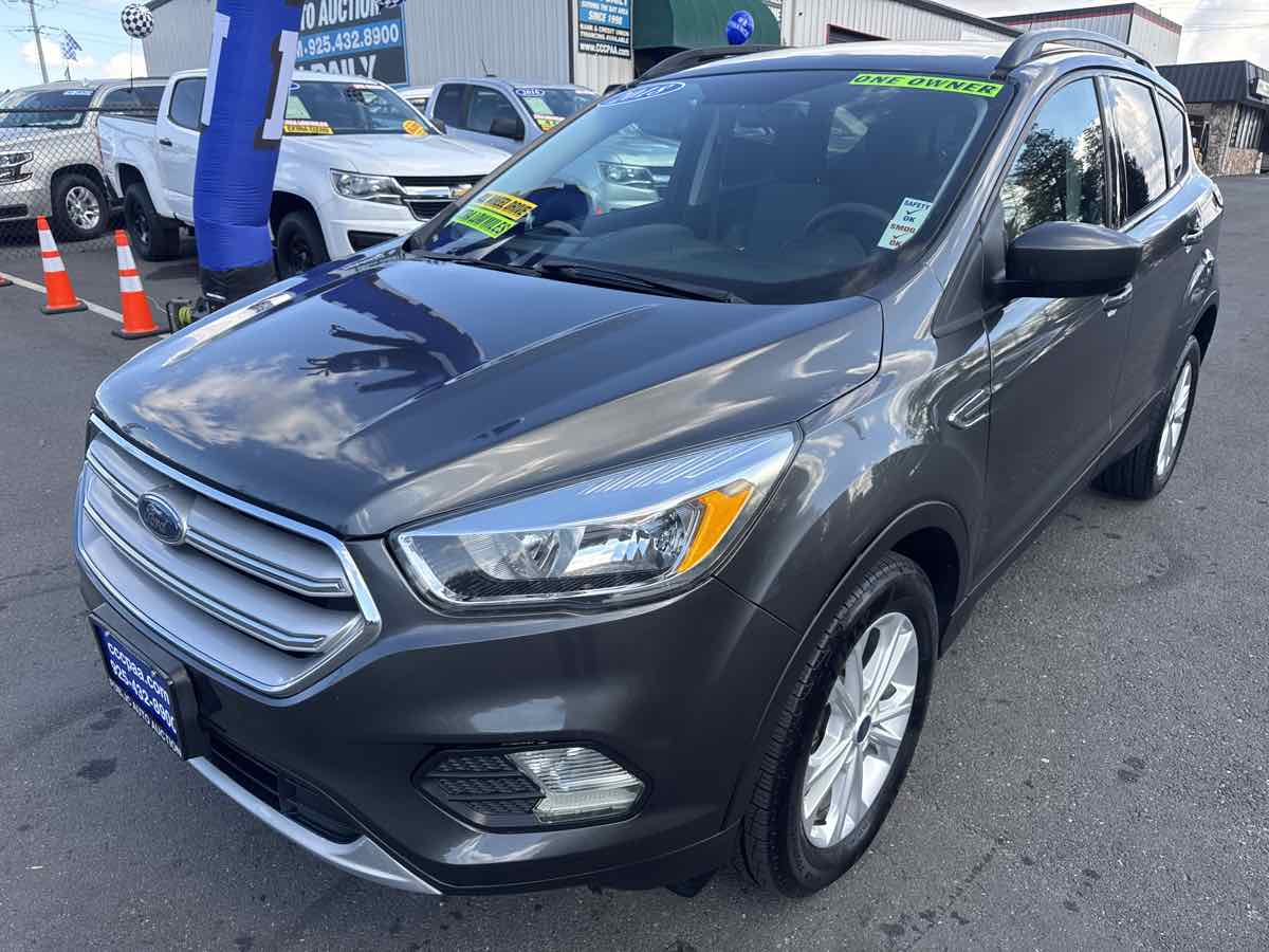 Photo 31 of this Ford Escape
