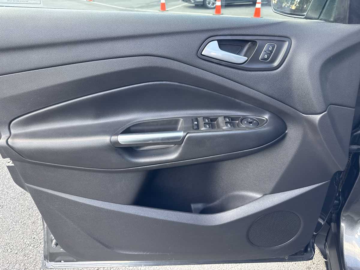 Photo 10 of this Ford Escape