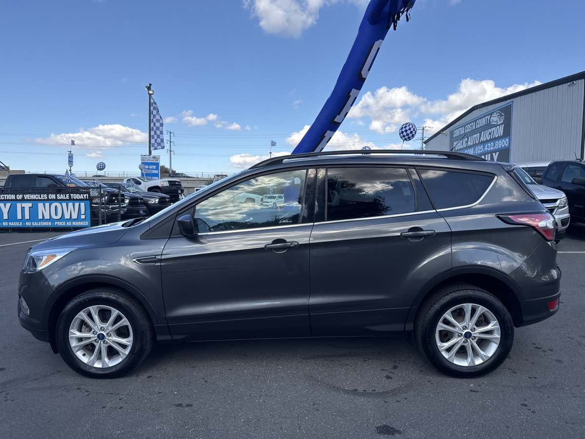 Photo 13 of this Ford Escape
