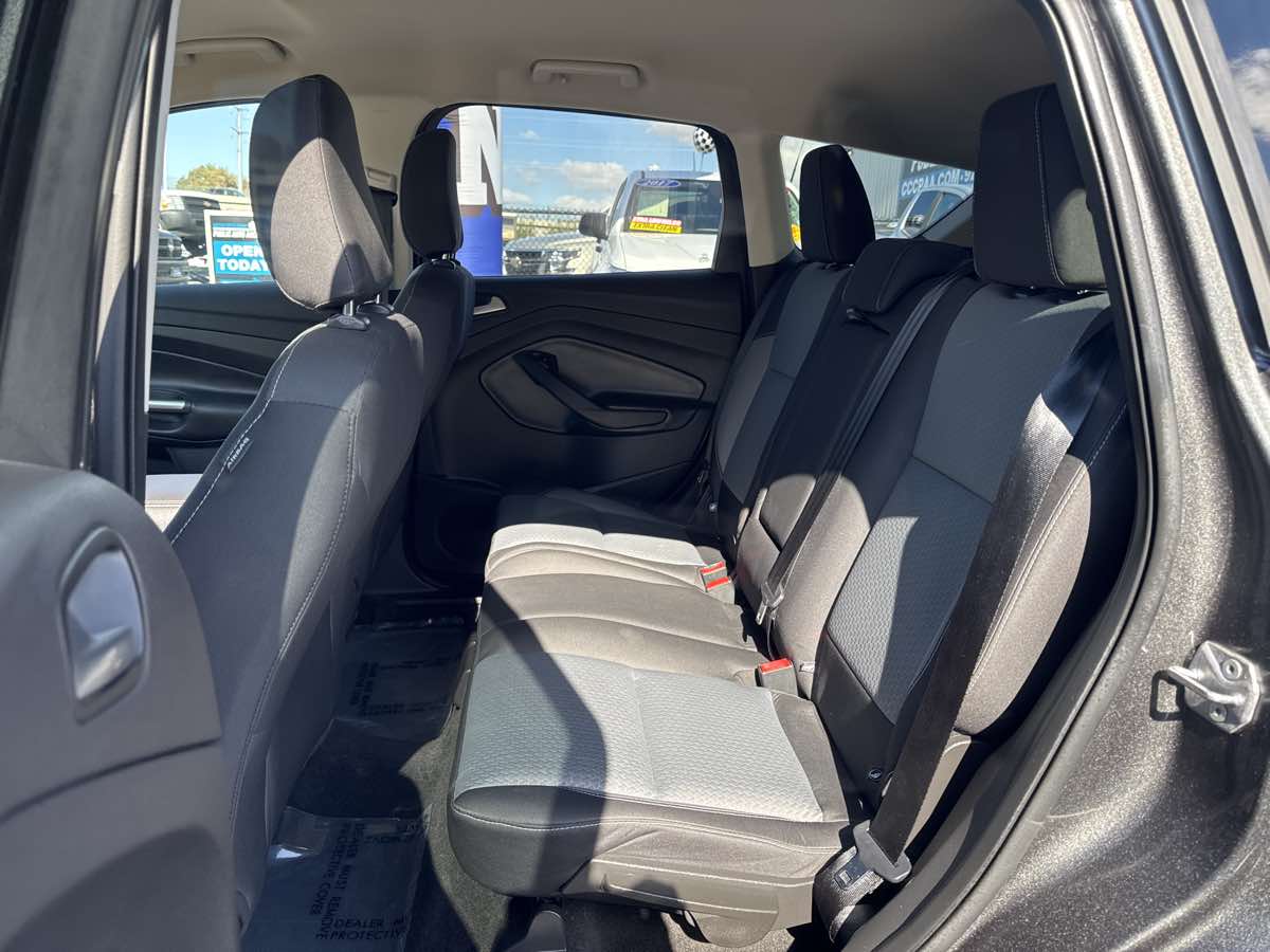 Photo 14 of this Ford Escape