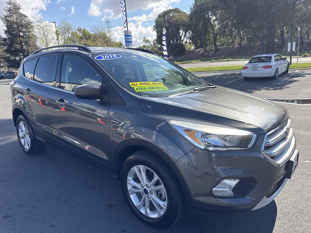 Photo 26 of this Ford Escape