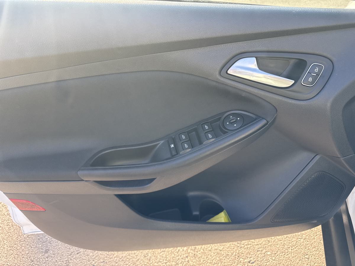 Photo 10 of this Ford Focus