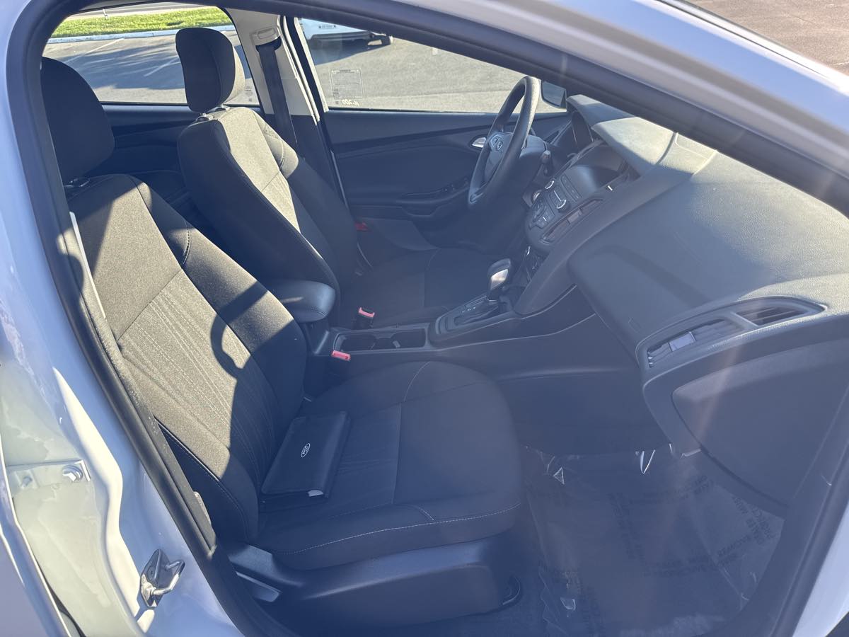 Photo 23 of this Ford Focus