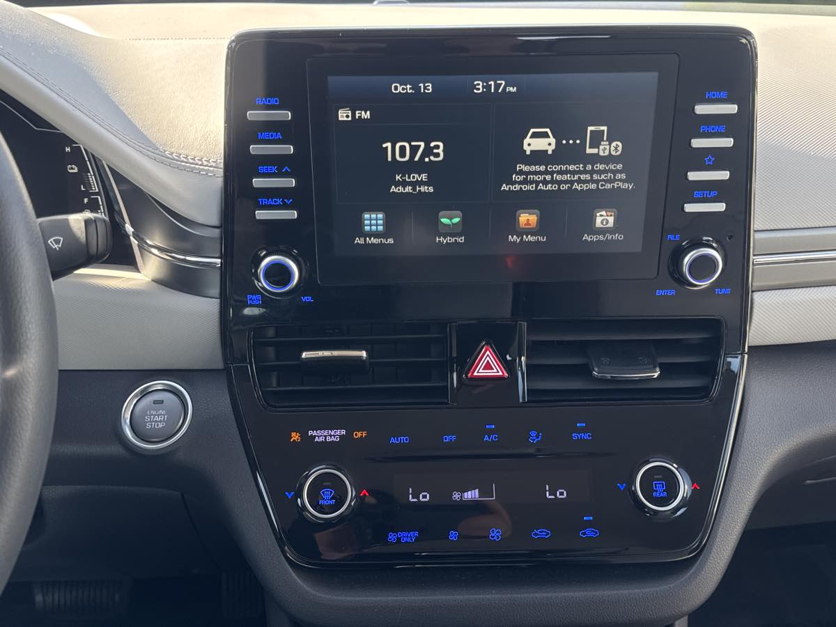 Photo 10 of this Hyundai Ioniq Hybrid