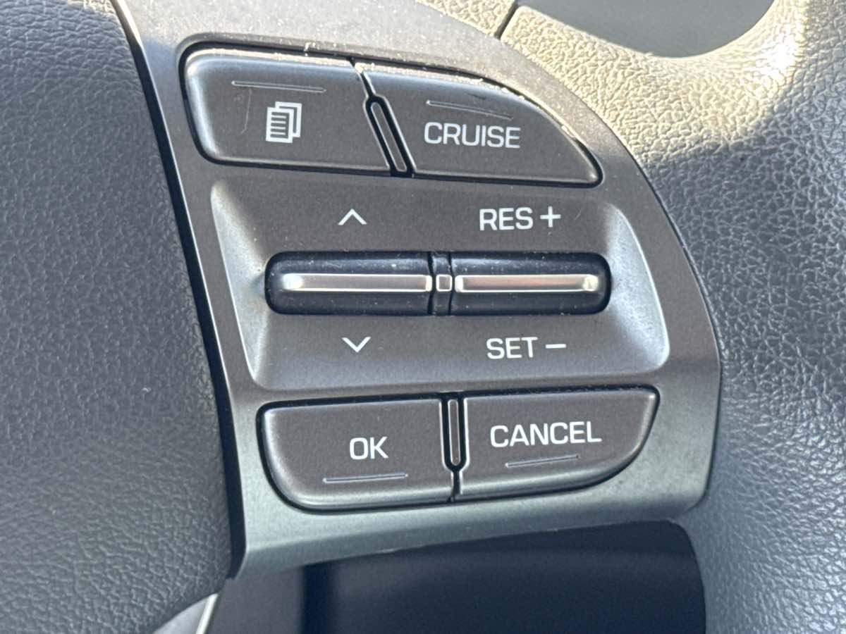 Photo 11 of this Hyundai Ioniq Hybrid