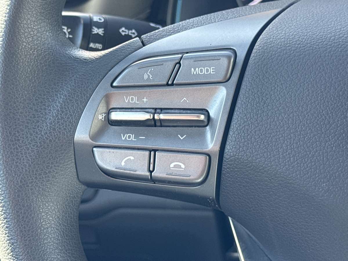 Photo 12 of this Hyundai Ioniq Hybrid