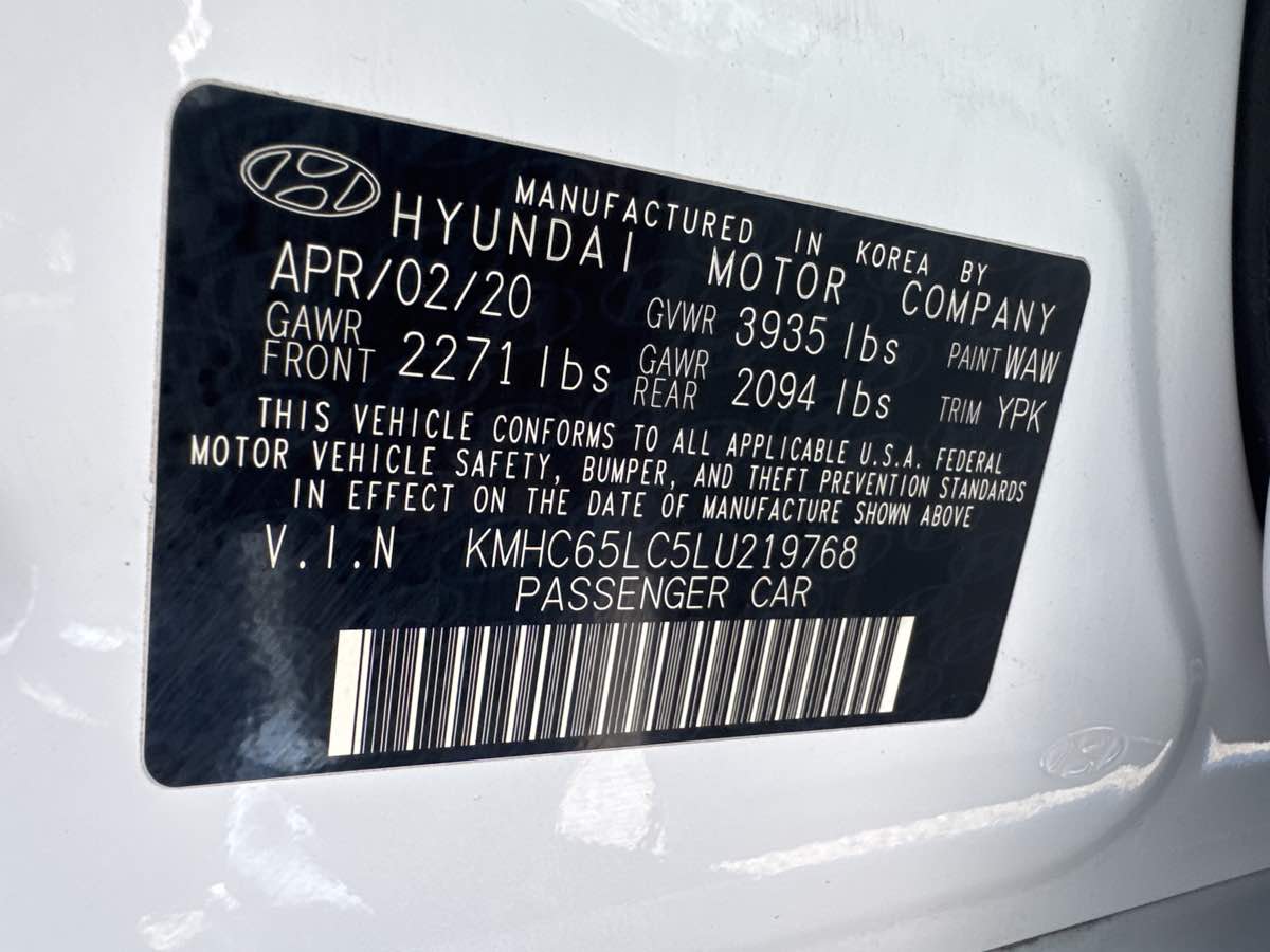 Photo 30 of this Hyundai Ioniq Hybrid