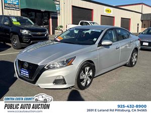 View 2021 Nissan Altima