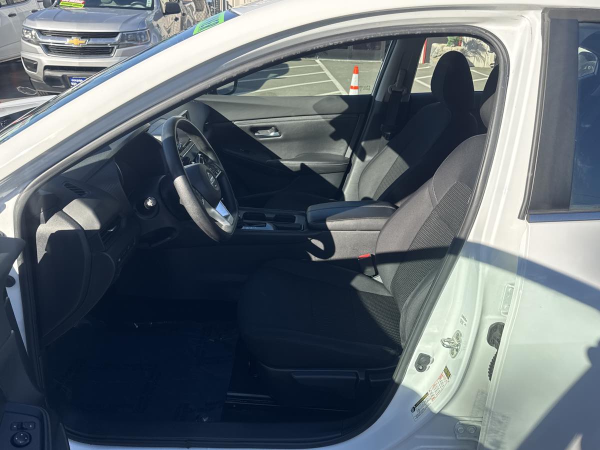 Photo 6 of this Nissan Sentra