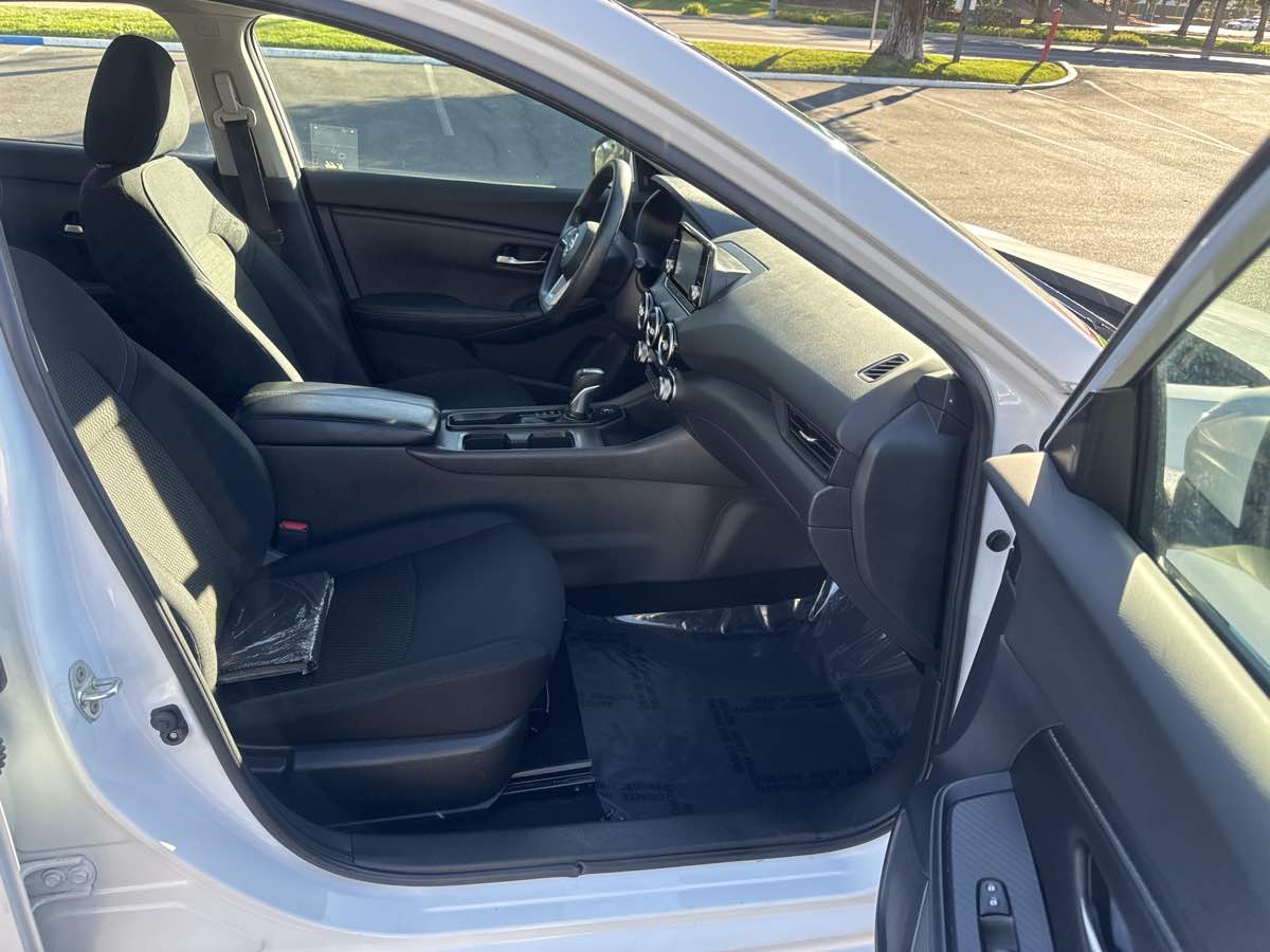 Photo 22 of this Nissan Sentra