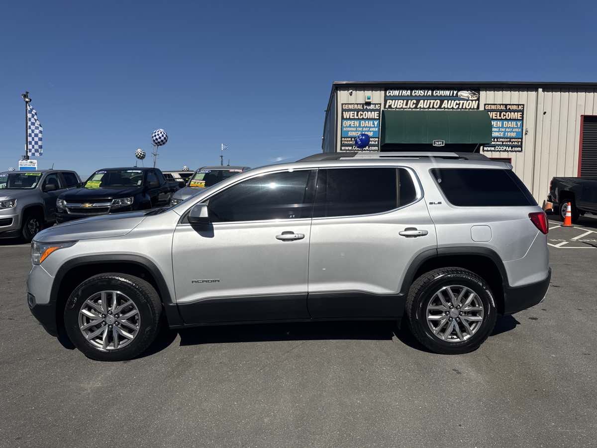 Photo 16 of this GMC Acadia
