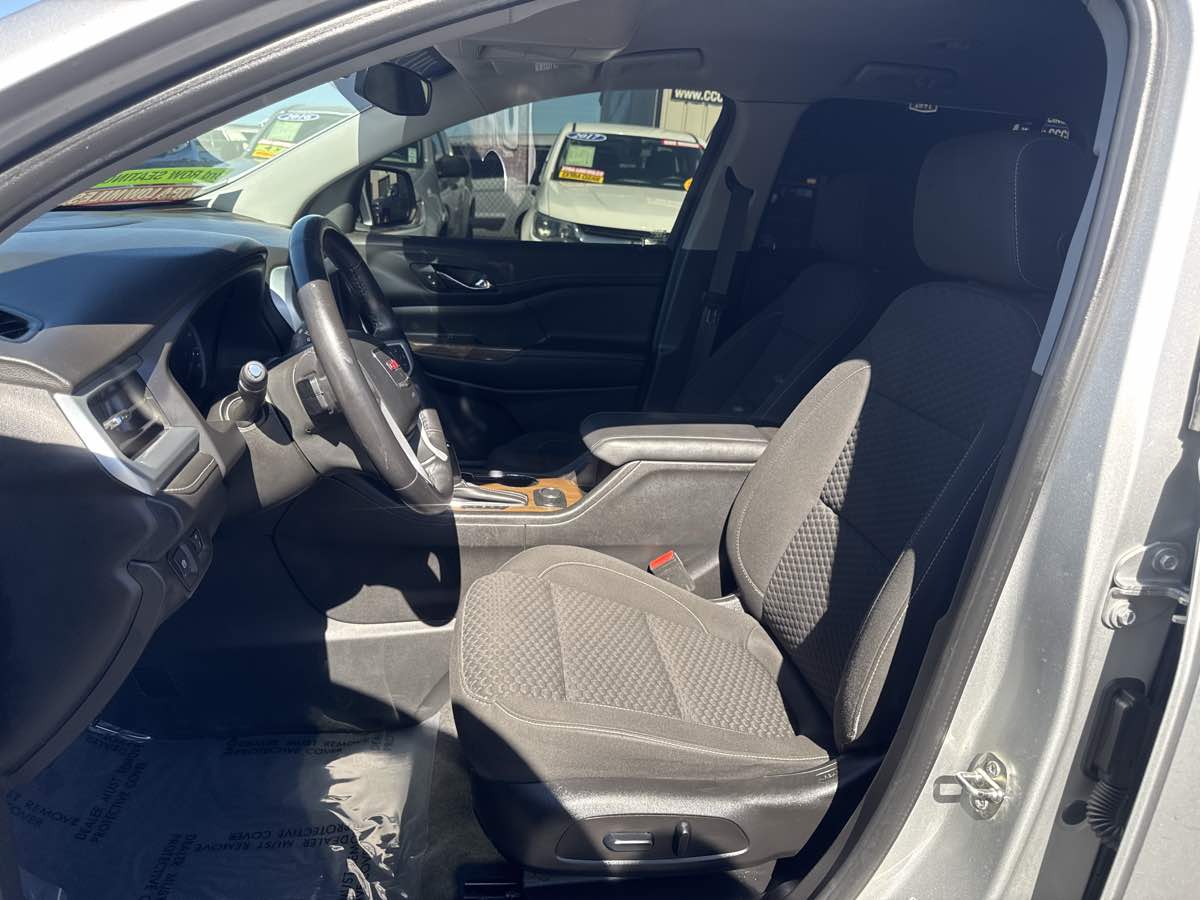 Photo 3 of this GMC Acadia