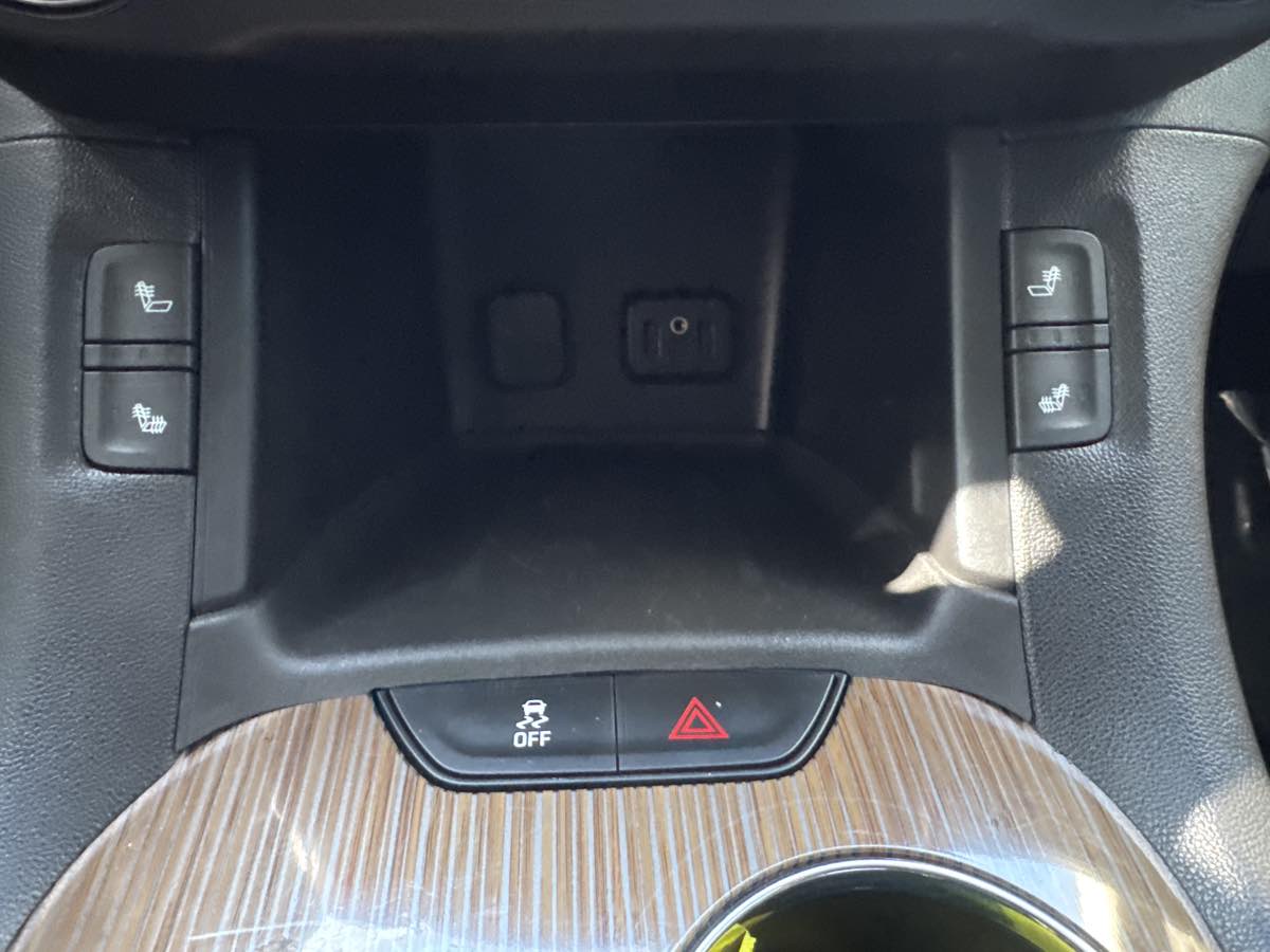 Photo 11 of this GMC Acadia