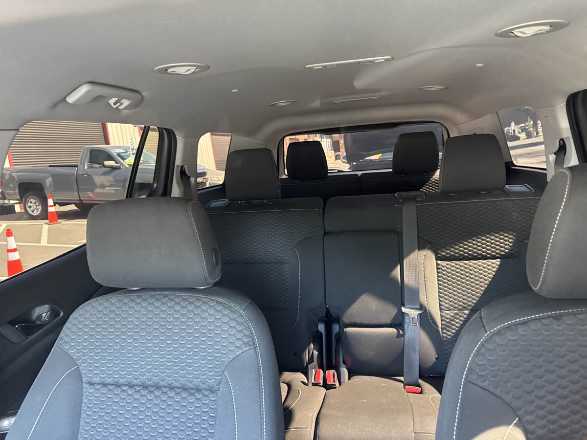 Photo 17 of this GMC Acadia