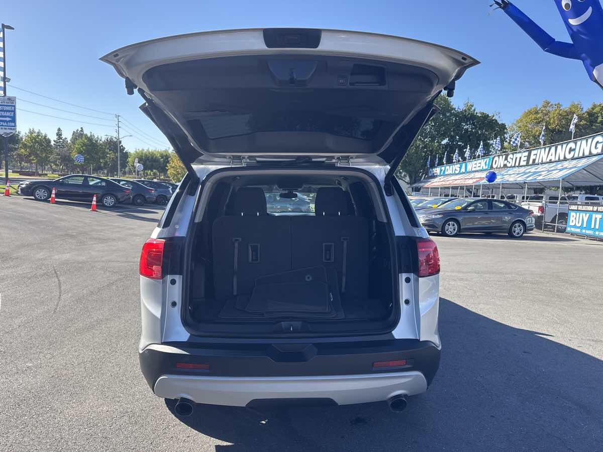 Photo 23 of this GMC Acadia