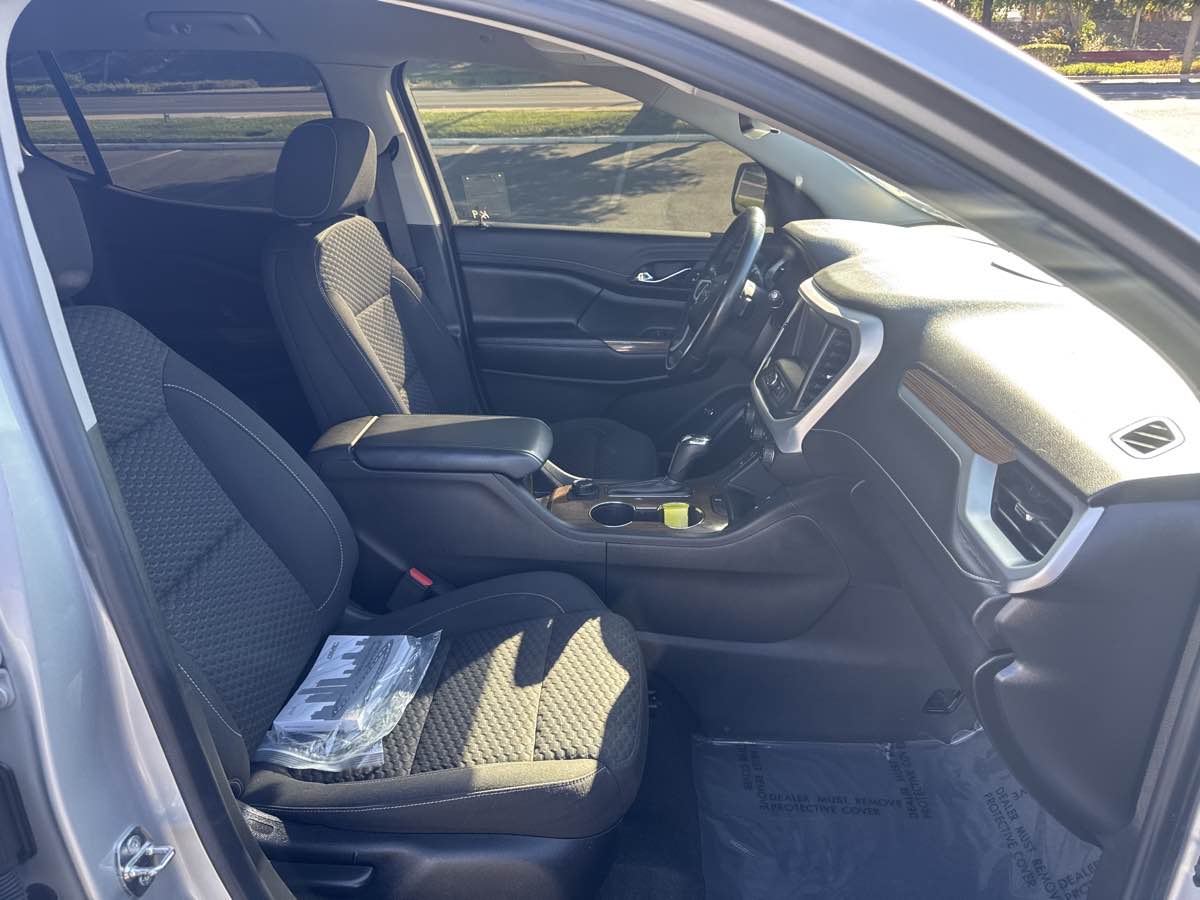 Photo 31 of this GMC Acadia