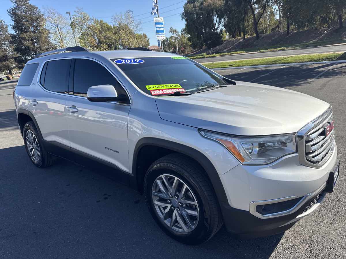Photo 32 of this GMC Acadia
