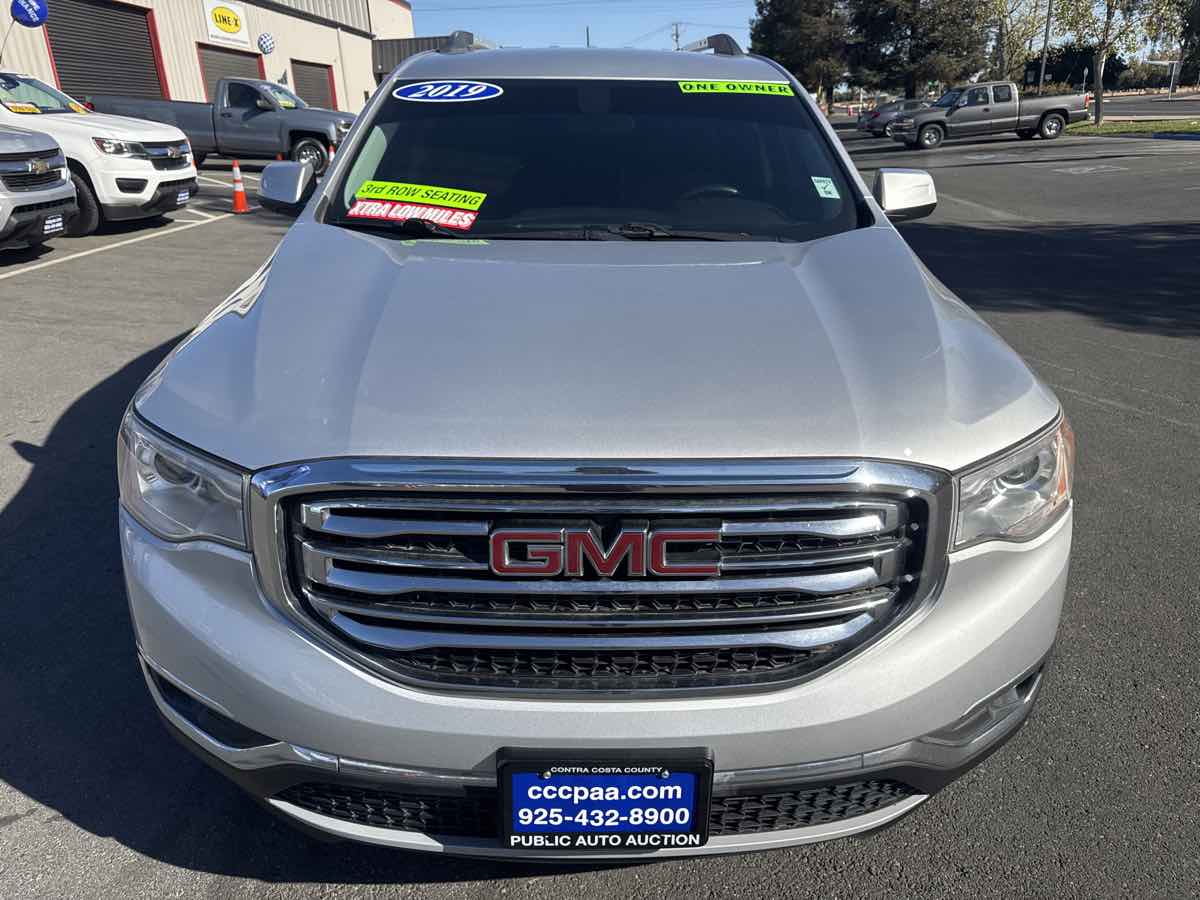 Photo 34 of this GMC Acadia