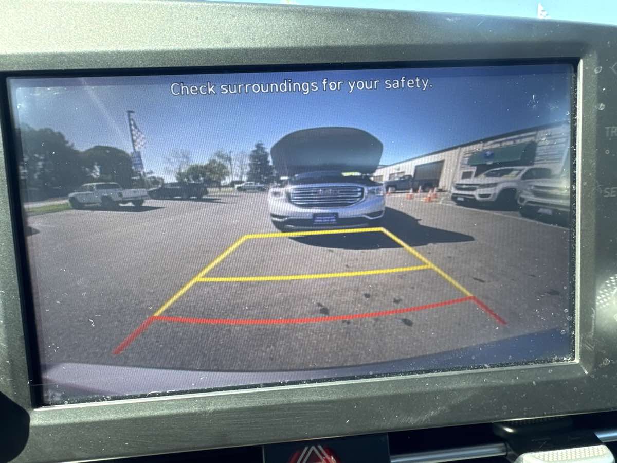 Photo 8 of this Hyundai Elantra