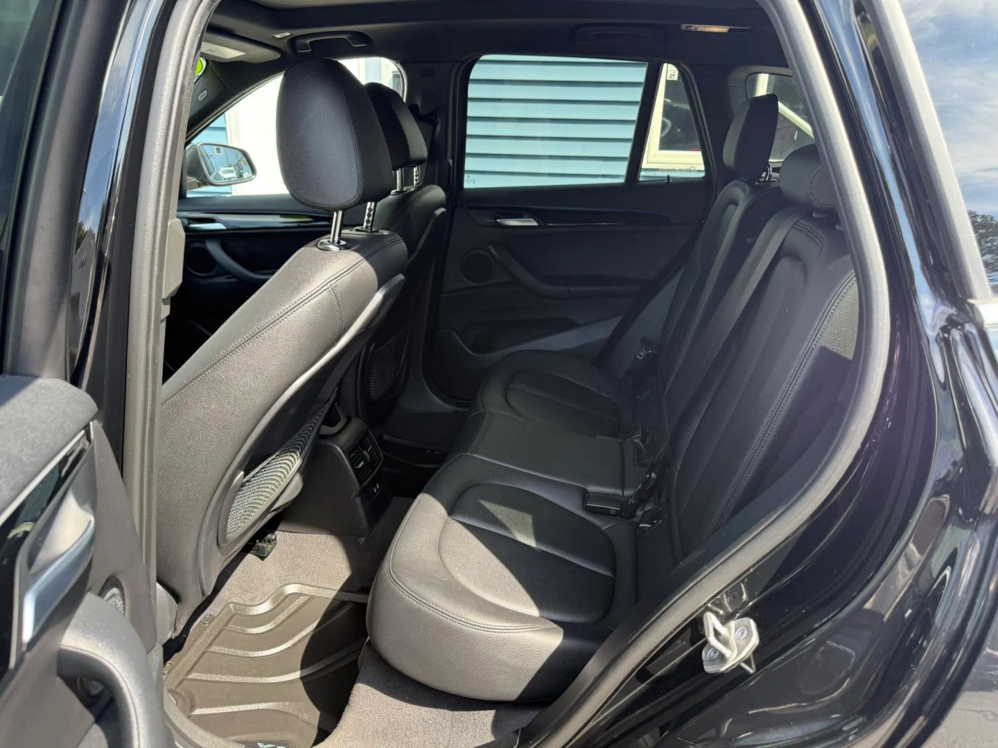 Photo 29 of this BMW X1