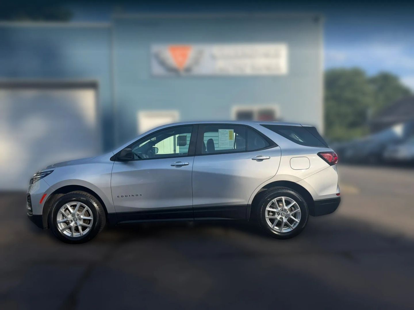 Photo 3 of this Chevrolet Equinox