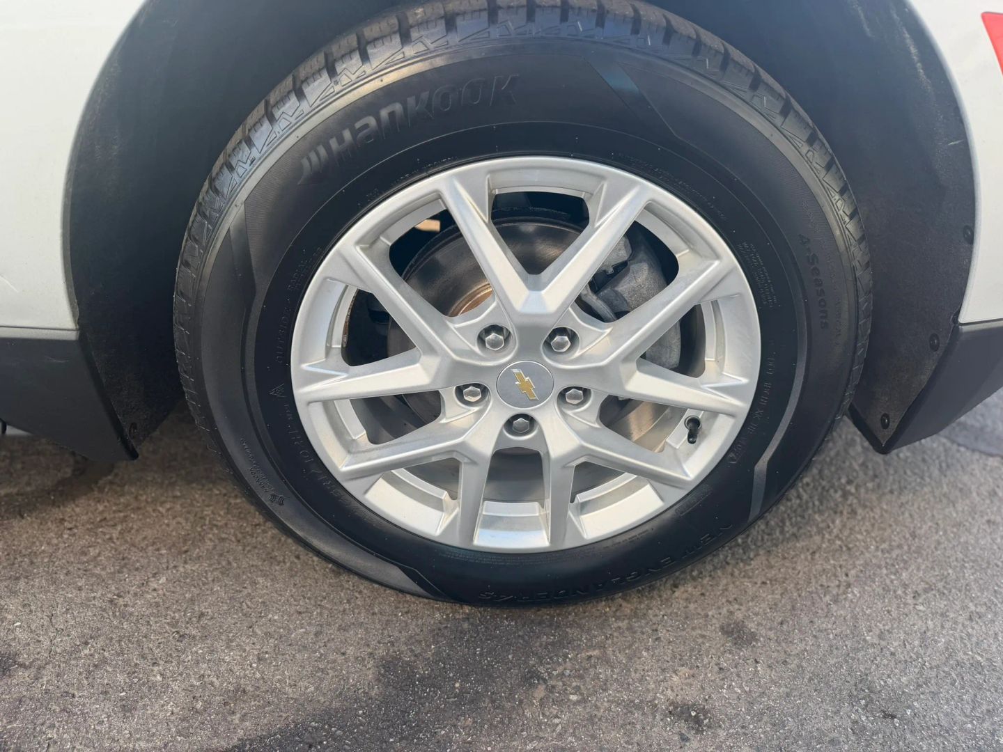 Photo 39 of this Chevrolet Equinox