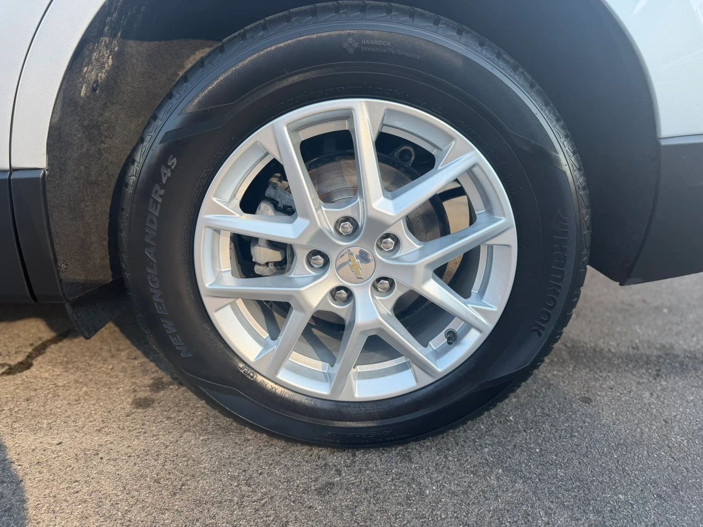 Photo 41 of this Chevrolet Equinox