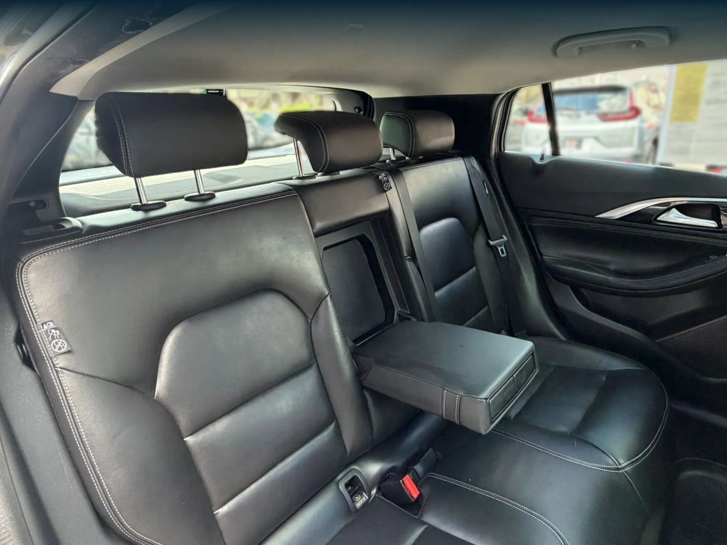 2018 INFINITI QX30 Essential - Photo 28