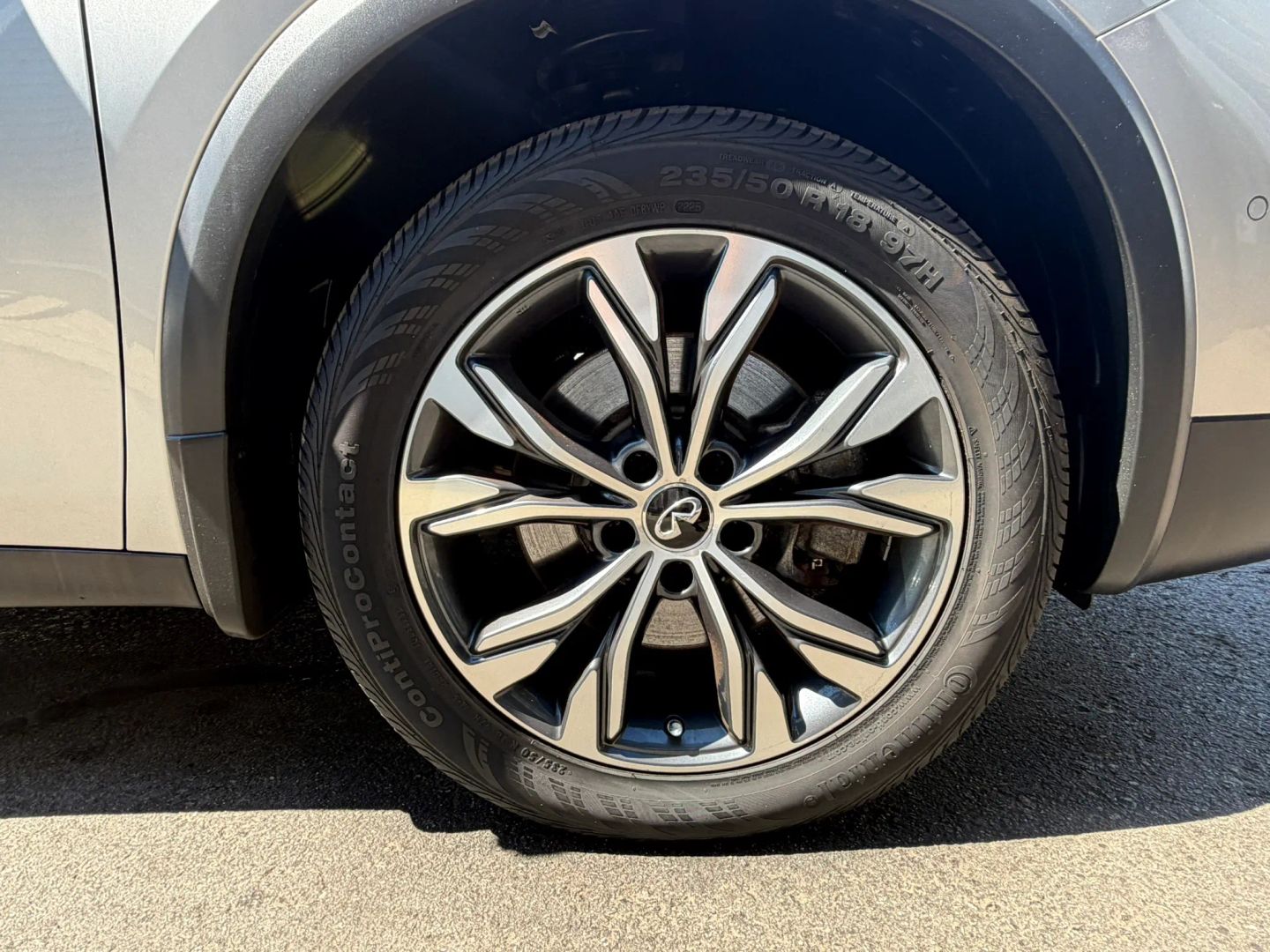 2018 INFINITI QX30 Essential - Photo 45