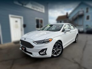 View 2020 Ford Fusion Hybrid