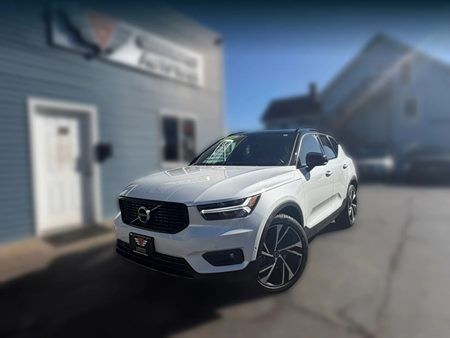2019 Volvo XC40 R-Design