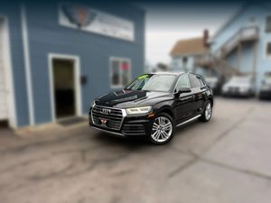 View 2018 Audi Q5