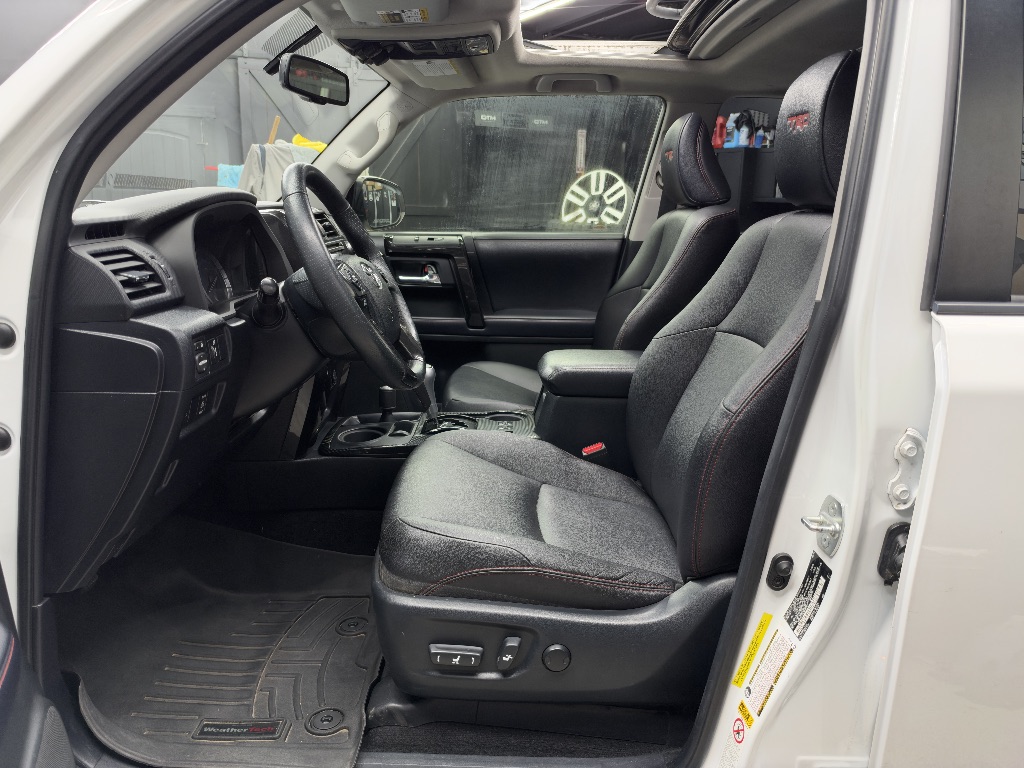Photo 12 of this Toyota 4Runner